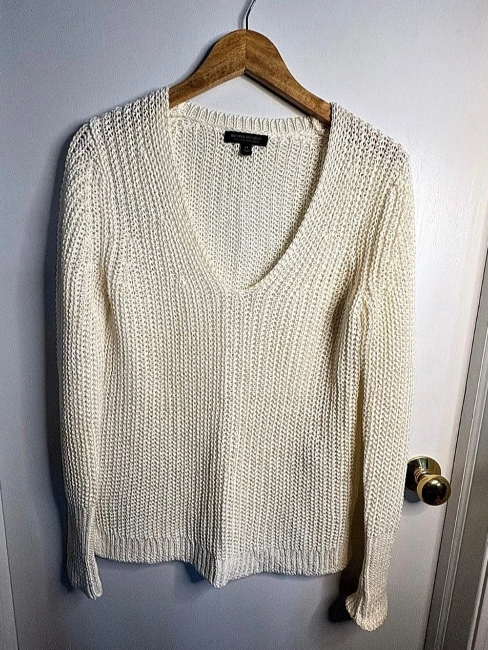 Banana Republic Sz M Italian Linen Deep V-Neck Open Knit Sweater Minimalist Chic